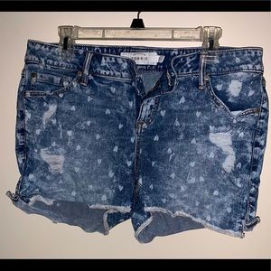 Torrid 14 Jean shorts with bleach stamped hearts